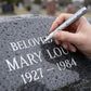 Marker auriu pentru pietre funerare – Refaceți numele și datele estompate de pe pietrele funerare 🕊️✍️